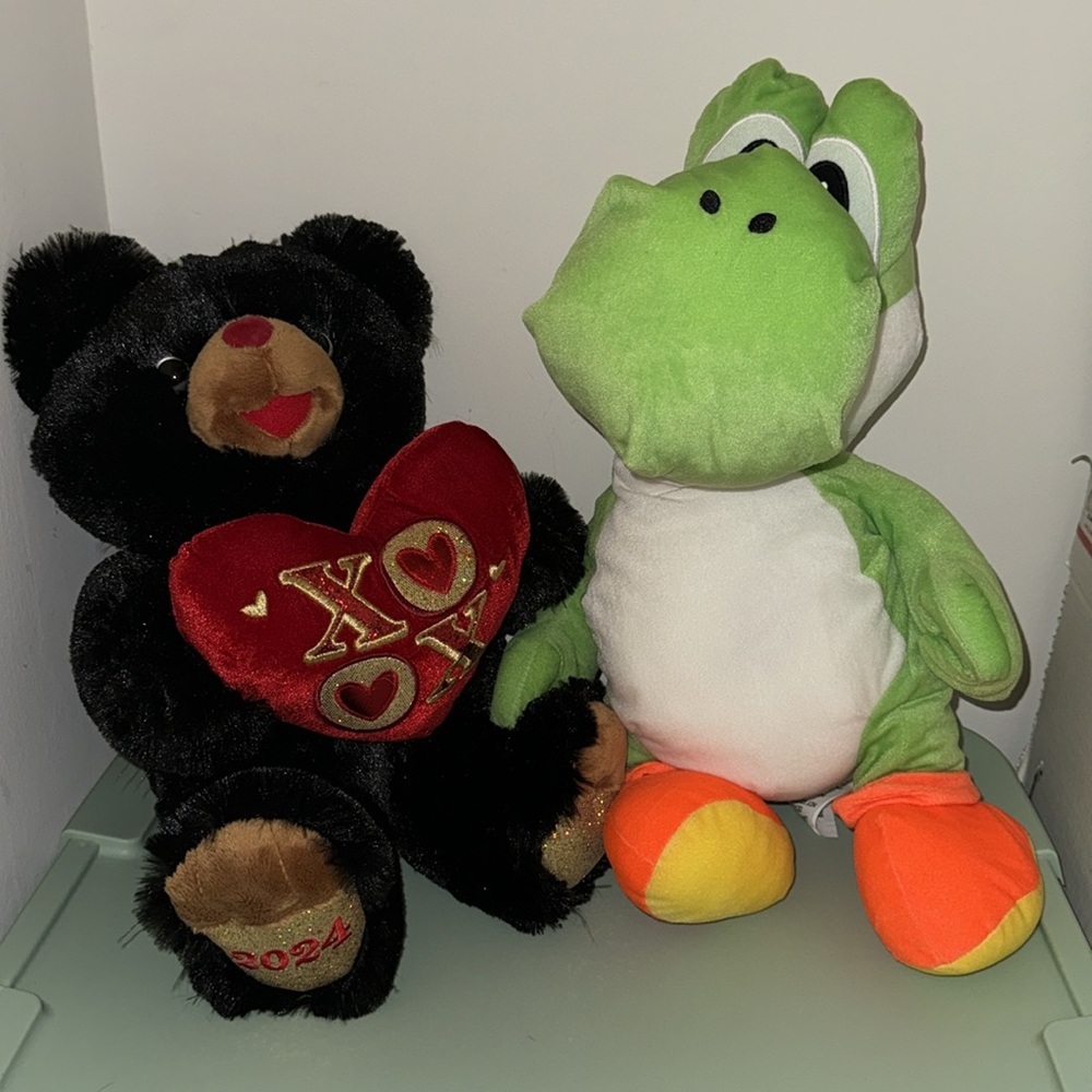 Nintendo Super Mario Yoshi Plush Pillow🆕